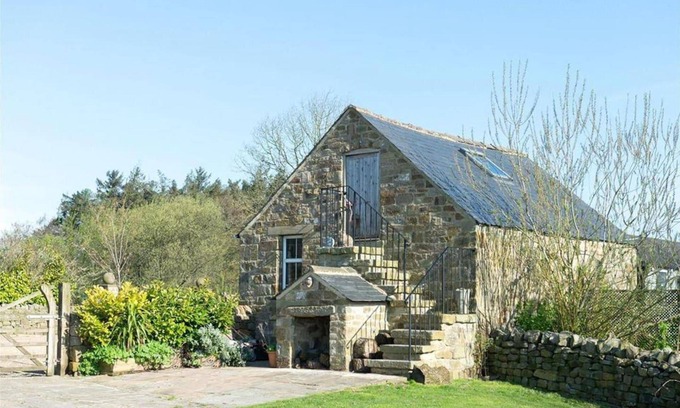 Blubberhouses House | Charming 2-bed Cottage in Otley