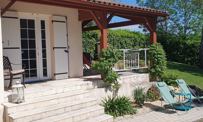 Pinel-Hauterive House | Charming 2-bedroom gite with AC and lovely pool in peaceful Pinel-Hauterive