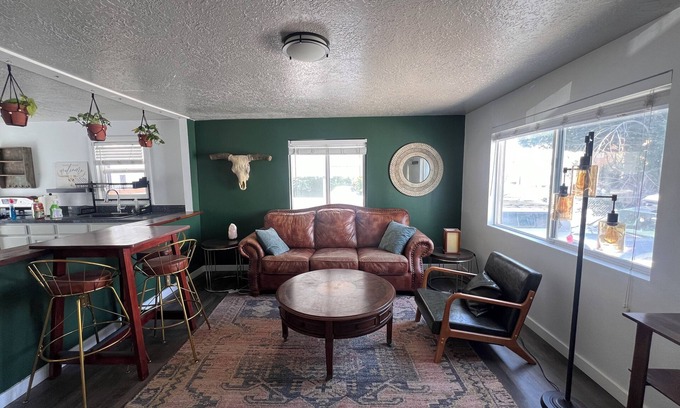 People's Freeway House | Charming 2-bedroom bungalow in Salt Lake City