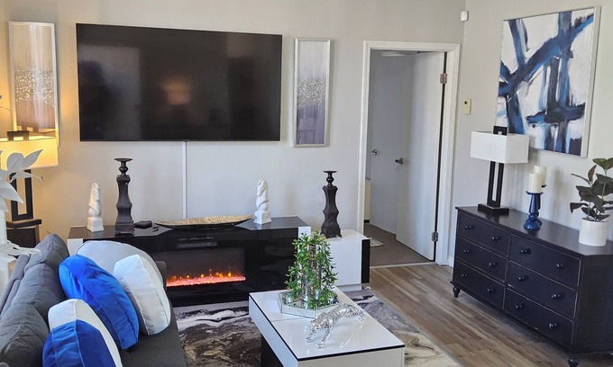 Moreno Valley Cottage | Charming 2-bedroom cottage in wonderful Moreno Valley with WiFi, all utilities