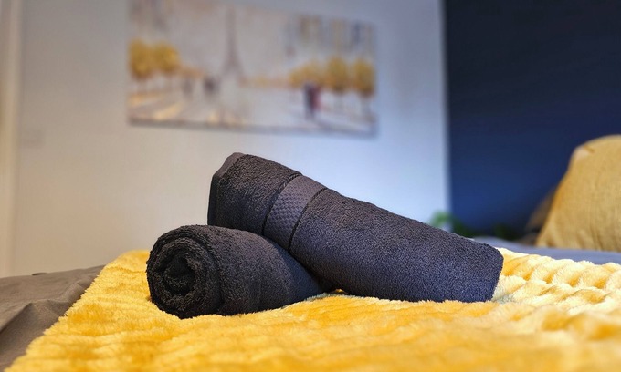 Quedgeley Apartment | Charming 2-bedroom apartment in Quedgeley with WiFi access