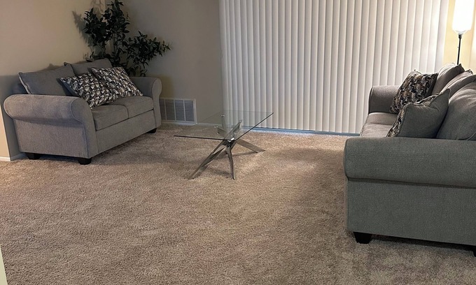 Overlea Apartment | Charming 2-bedroom apartment in fantastic Overlea with AC