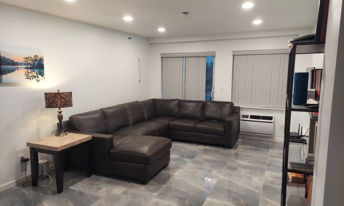 Midwood Condo | Charming 2-bedroom condo in fabulous Brooklyn with AC, WiFi, fitness equipment