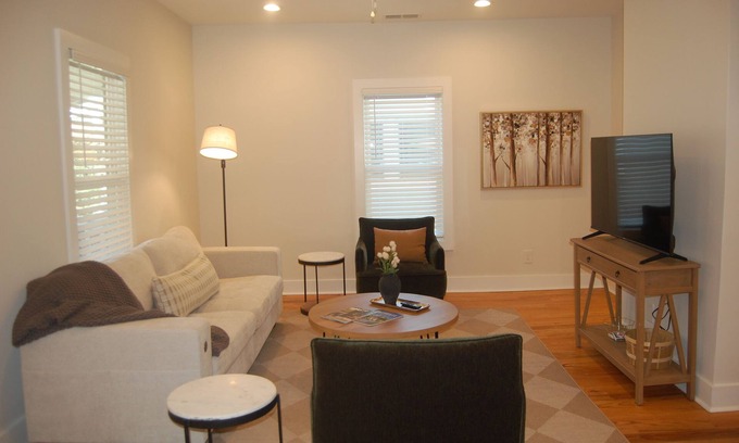 Green Avenue House | Charming 2-bedroom house, walkable to downtown Greenville!