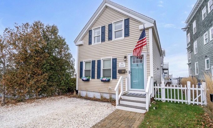 Swampscott House | Charming 2-bedroom house in welcoming Swampscott with private beach