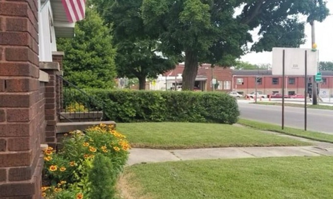 Princeton House | Charming 2-bedroom house in Princeton with 2 queen beds, full kitchen and porch!