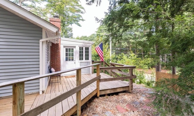 Alton Bay House | Charming 2-bedroom house with WiFi and W/D in Alton Bay-10 min to Gunstock