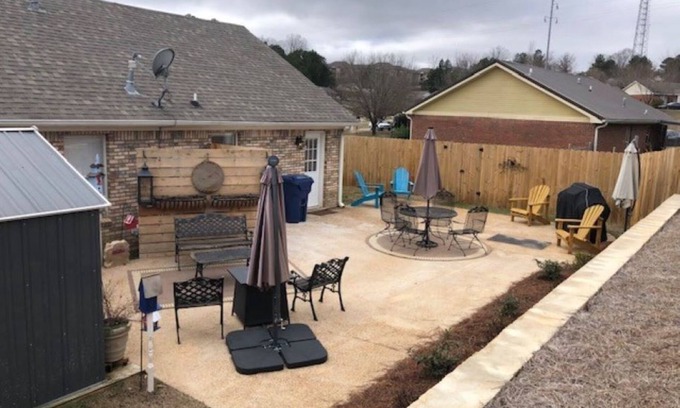 Oxford House | Charming 2-bedroom house - Walking distance to all sporting venues at Ole Miss!