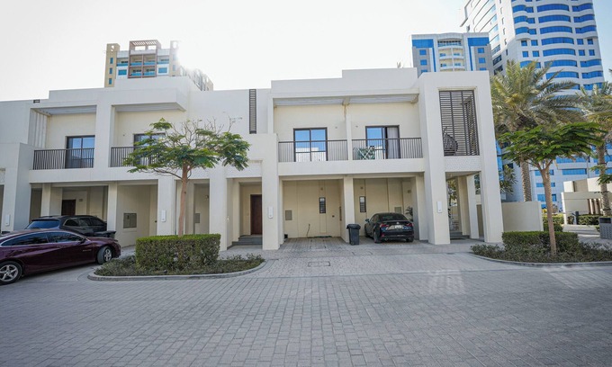 Al-Fujairah Villa | Charming 2-bedroom villa with WiFi & resort amenities