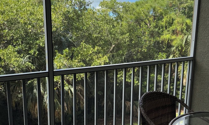 Bonita Springs Condo | Charming 2-BR condo in Pelican Landing gated community in Bonita Springs, FL.