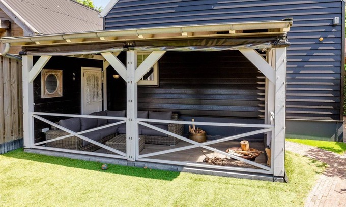 Yerseke House | Charming 2-person holiday home in Yerseke