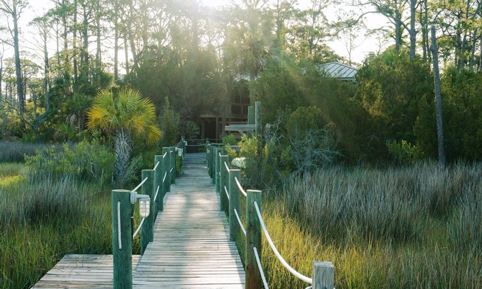 Plantation House | Charming 2-bedroom Tree House in fantastic Saint George Island
