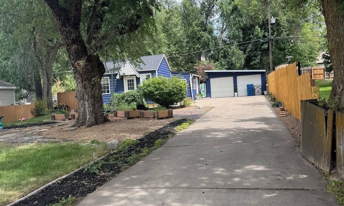 South Ogden House | Charming 2bdrm set back from the road, offering your own private city retreat.