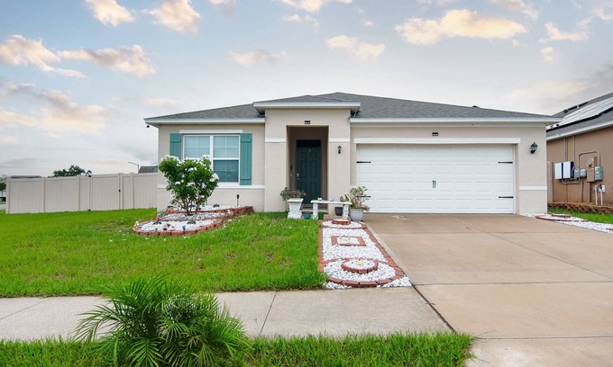 Haines City House | Charming 2BR/1BA SHARED Home in Haines City w/FirePit