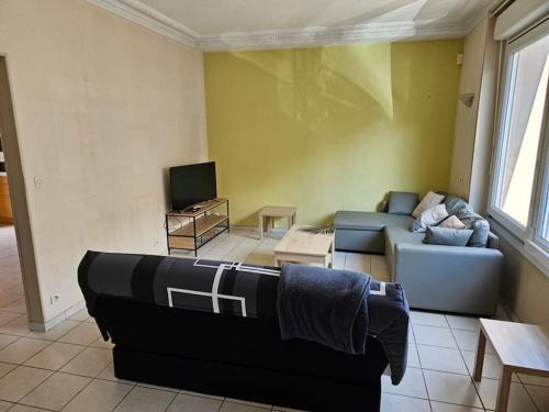 Saacy-sur-Marne Villa | Charming 3-Bedroom House, Perfect for Family Getaways or Extended Professional Stays