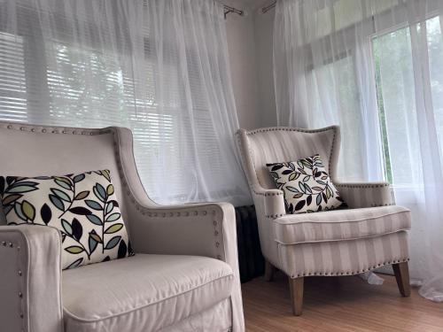 Wilkinsburg Apartment | Charming 3 Bedroom Cottage Apartment in a Tudor-Style Home