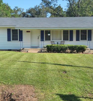 Sylvester House | Charming 3-bedroom cottage