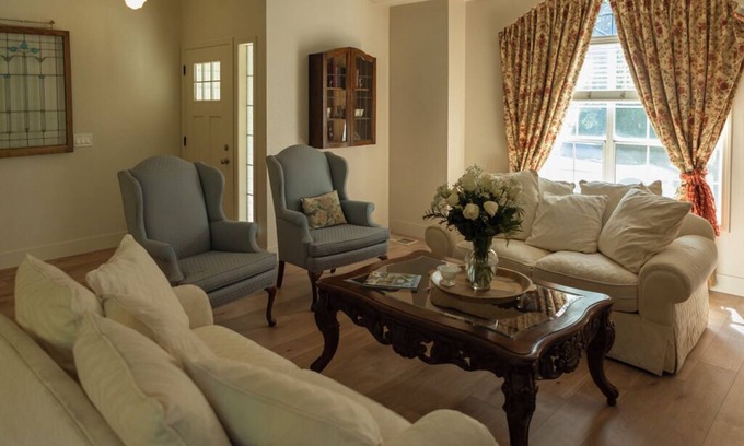 Folsom House | Charming 3-bedroom Folsom Cottage Near Trails, Lake & Old Town