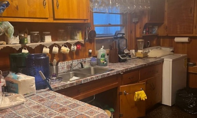 Jefferson Manor House | Charming 3-bedroom house with AC, fitness room, WiFi in Alexandria with pool