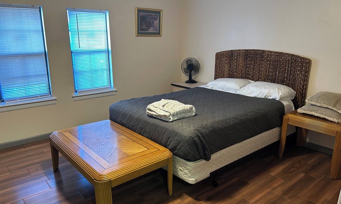Titusville House | Charming 3-bedroom house with WiFi and AC in Titusville