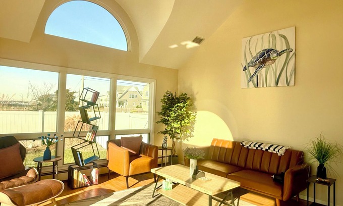 Patchogue House | Charming 3-bedroom house with private access waterfront