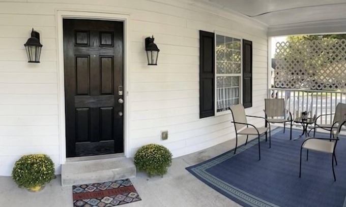 Rosewood House | Charming 3 bedroom home minutes from downtown Columbia
