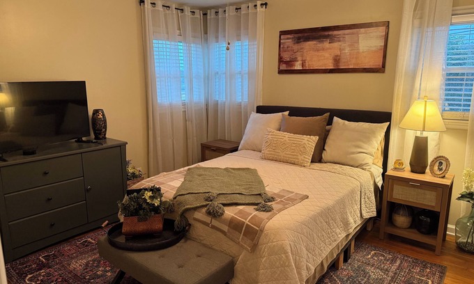 National Hills House | Charming 3-bedroom house Walkable to Masters LESS THAN 0.25 miles