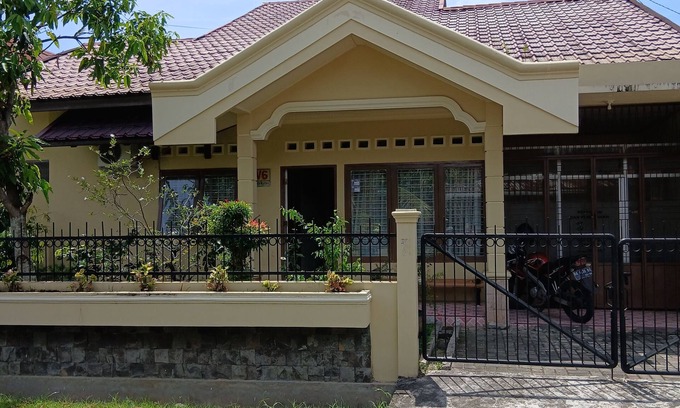 Padang House | Charming 3-bedroom house near beach