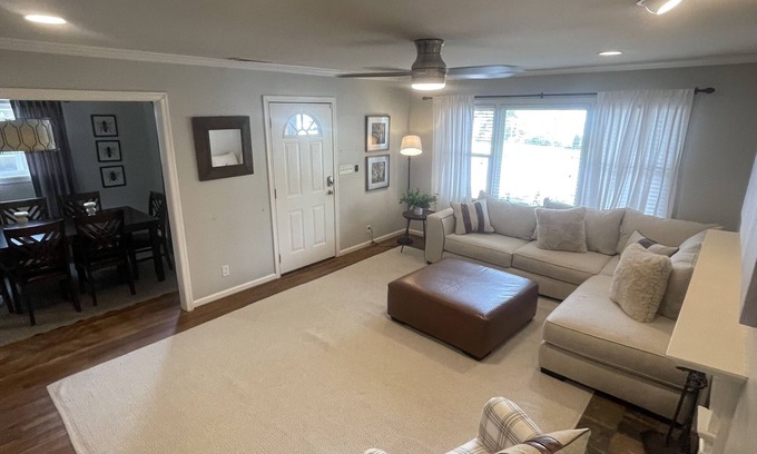 Homewood House | Charming 3 Bedroom - minutes to Samford or UAB