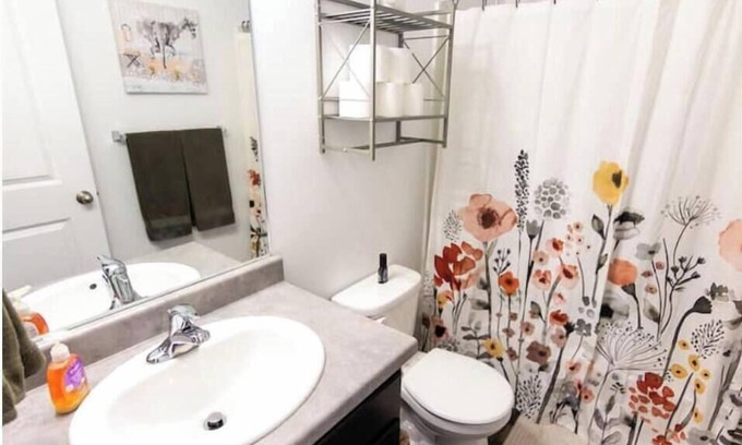 Herriman House | Charming 3-bedroom townhome in Herriman with WiFi and AC