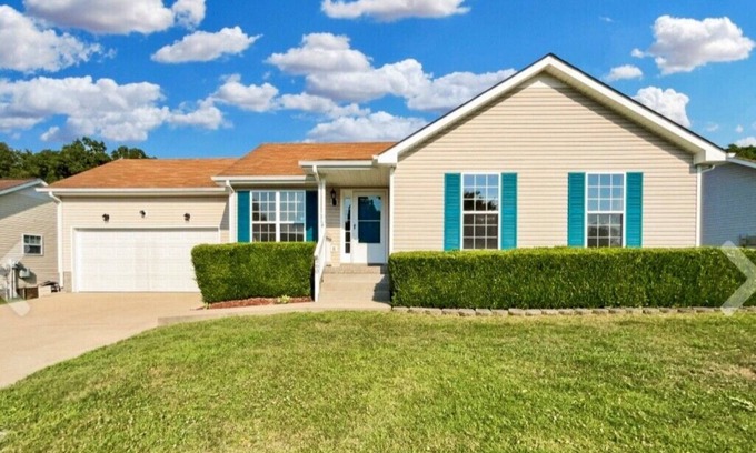 Clarksville House | Charming 3-bedroom house near historic downtown Clarksville.