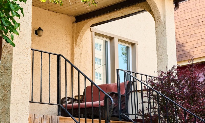 Civic Hospital - Experimental Farm - Central Park House | Charming 3bdrm Home in Centretown w Free Parking