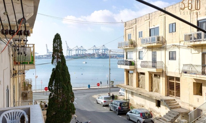 Il-Qajjenza Apartment | Charming 3BR Apt with Breathtaking Sea Views!