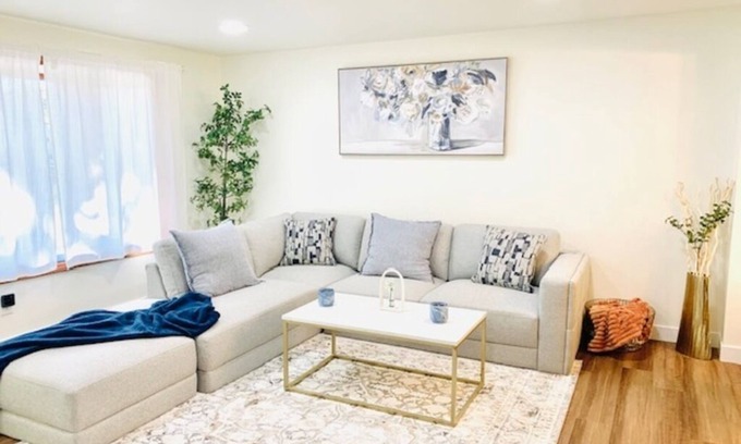 Inglewood-Finn Hill House | Charming 4-bedroom house entire house fully fenced