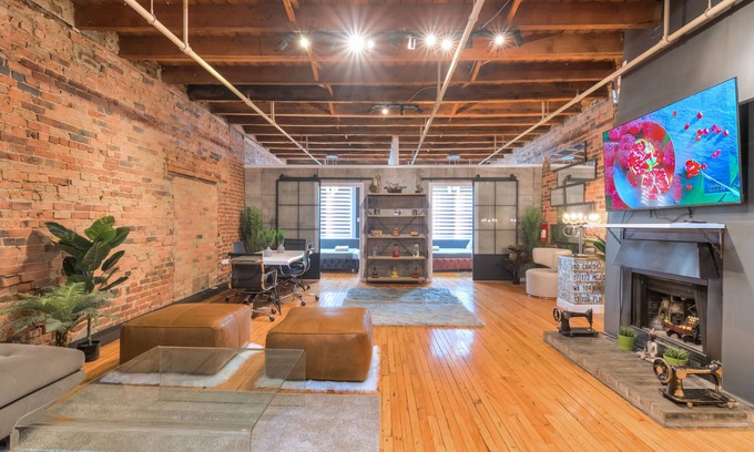 Ville-Marie Apartment | CHARMING 4 BR BROOKLYN LOFT SUPER CENTRAL OLD MONTREAL
