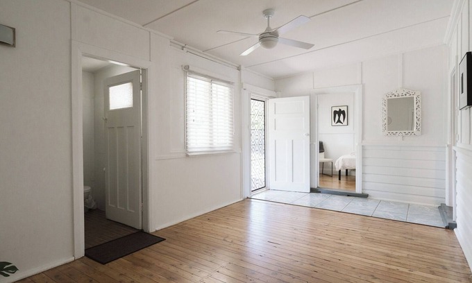 Dubbo House | Charming 5-Bedroom in Dubbo, 5 mins Drive to Mall
