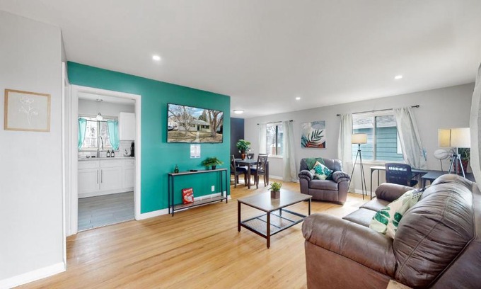 Virginia Village House | Charming 5 King Spacious House