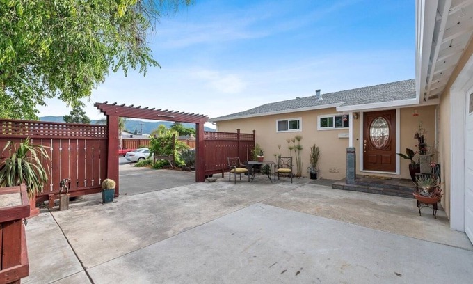 Cambrian House | Charming 6B/4B near Cambrian - Work or vacation ready!