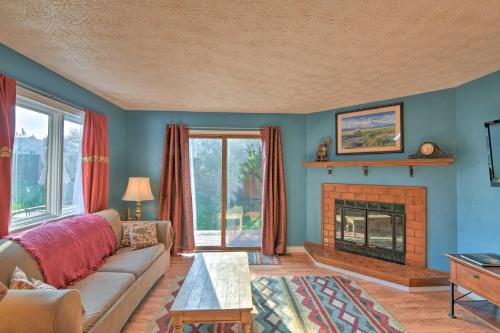 Turnagain House | Charming Anchorage Home with Grill and Deck!