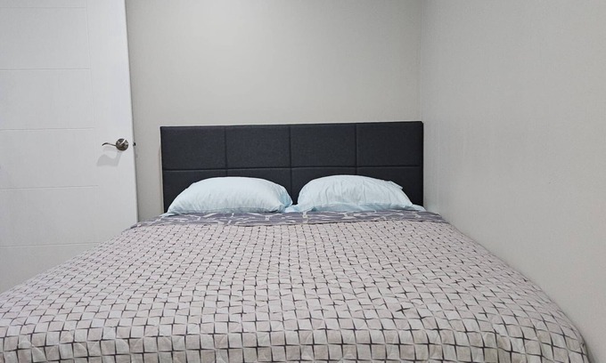 Transcona Bed & Breakfast | Charming and exclusive 2-bedroom basement in Winnipeg with WiFi, AC