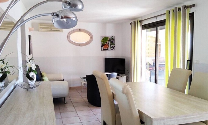 Antheor Apartment | Charming apartment next to the sea and the beach