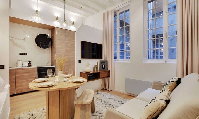 Quartier Sainte-Avoye Apartment | Charming apartment - 1BR/4P - AC - Marais