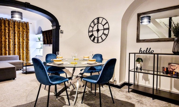 Everton House | Charming Apartments | Retreat Near City Centre & Stadiums – Perfect Location!