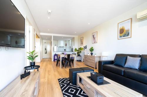 Gungahlin Apartment | Charming Apt 1min to Marketplace Gungahlin - Hosted by CanStay