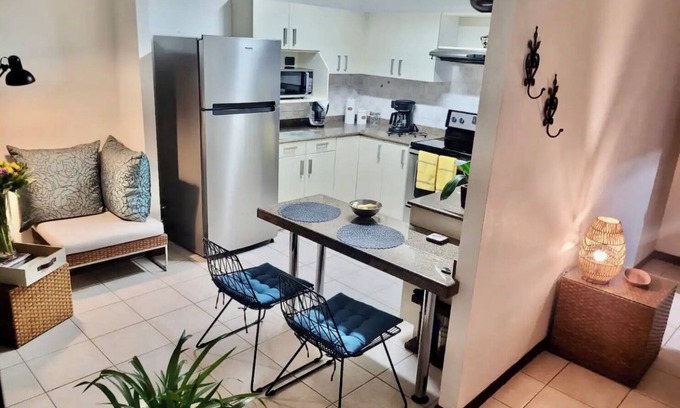 Escazu Apartment | Charming apt in exclusive area close to Starbucks, escazu avenue, Hospital Cima.