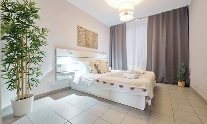 Ilot Sacre Apartment | Charming Apt in Heart of Grand Place 1