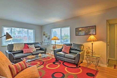 Aurora House | Charming Aurora House - 3 Blocks from UC Health!
