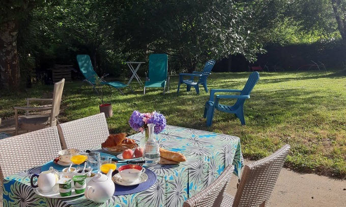 Saint-Guyomard Bed & Breakfast | Charming bed and breakfast 20 minutes from the Golfe du Morbihan+possibility of adjoining room