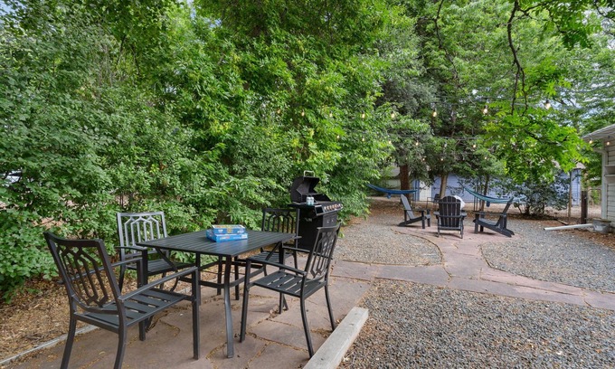Fort Collins Apartment | Charming Bungalow Next to CSU - Free Cruiser Bikes