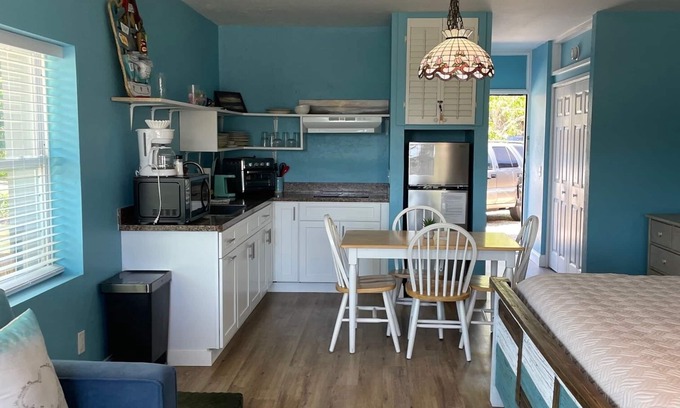 Cedar Key Condo | Charming Cedar Key Turtle Condo Gulf view with oversized balcony